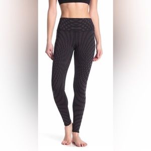 Alo Yoga Airbrush Legging - Black Arches